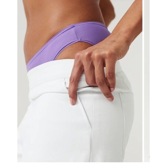 Spanx On the Go 6" Shorts White Silver Lining Technology Size L - Picture 4 of 16